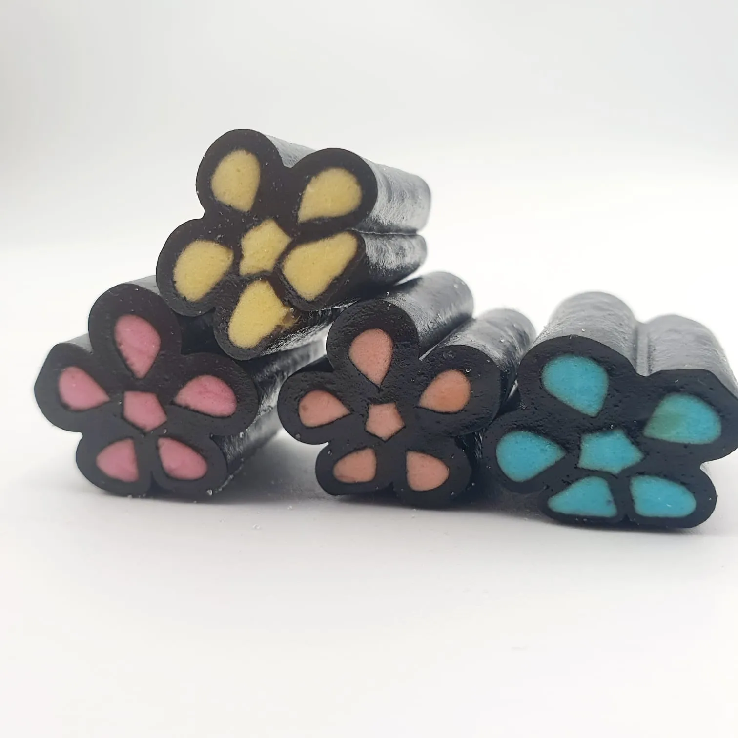 LIQUORICE FRUIT PISTONS